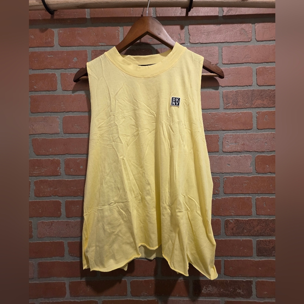 DKNY Sunlit Yellow Sleeveless Tee XL New With Tag.       ‎  Sku 3